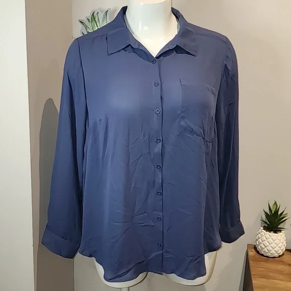 Torrid - Lizzie Georgette Button-Up Long Sleeve Shirt in Crown Blue Roebuck Blue - Picture 2 of 13